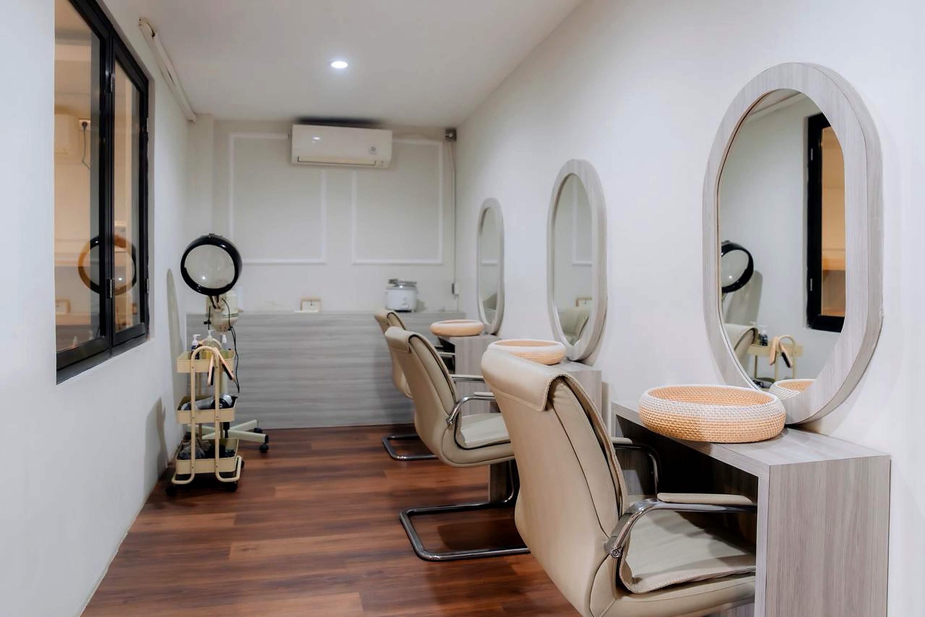 Hair & Beauty
