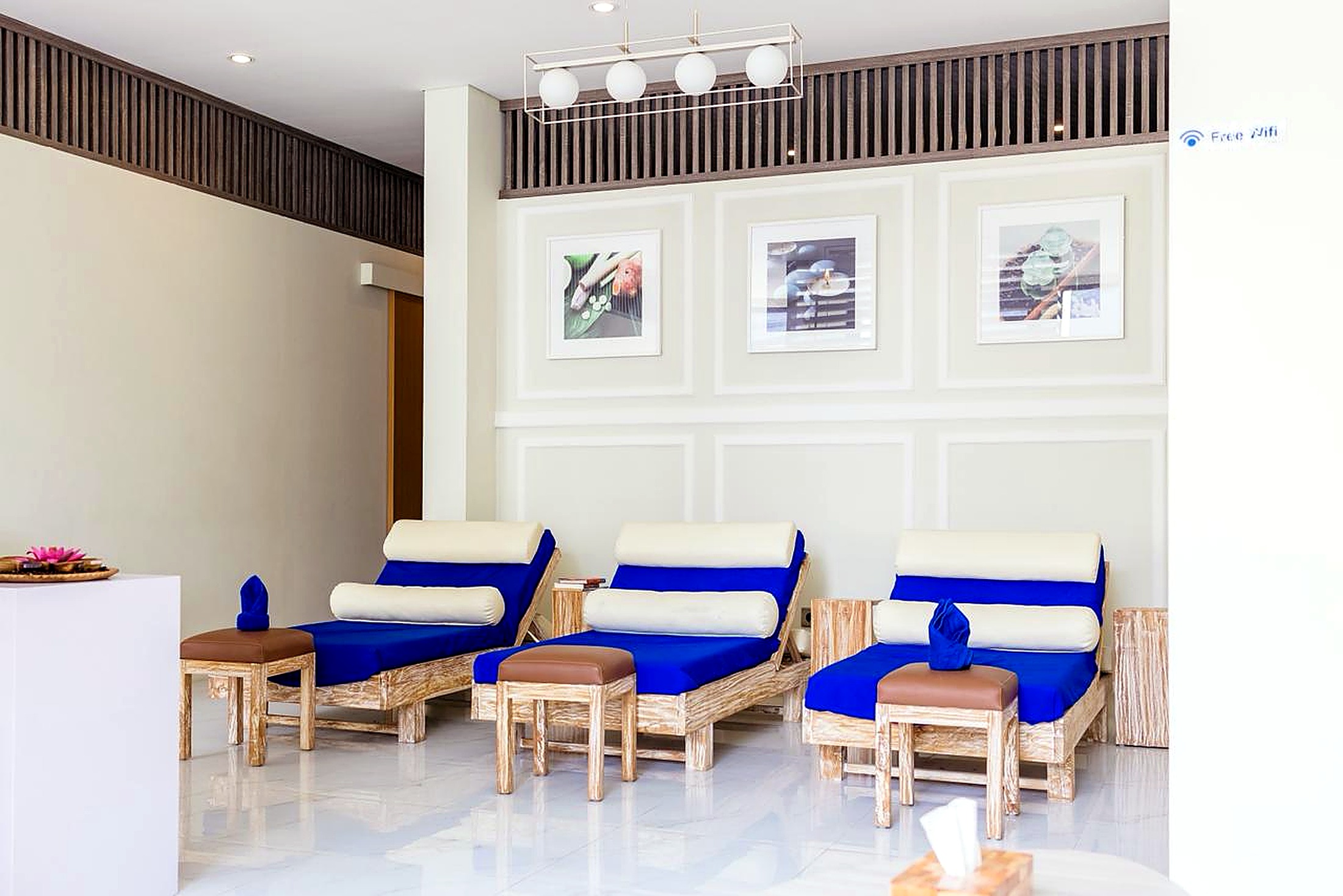 Reception lounge